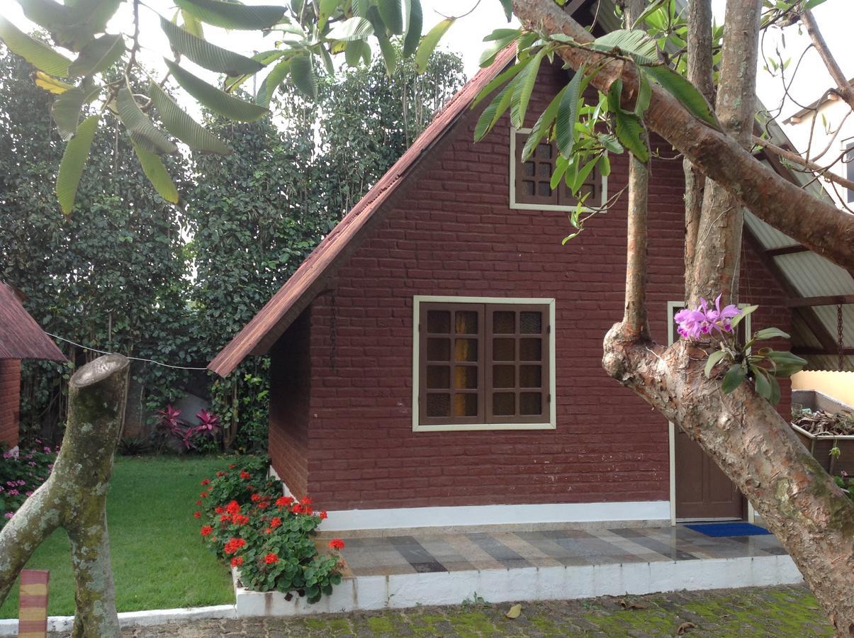 Hr Chales Pousada Itapemirim Exterior foto